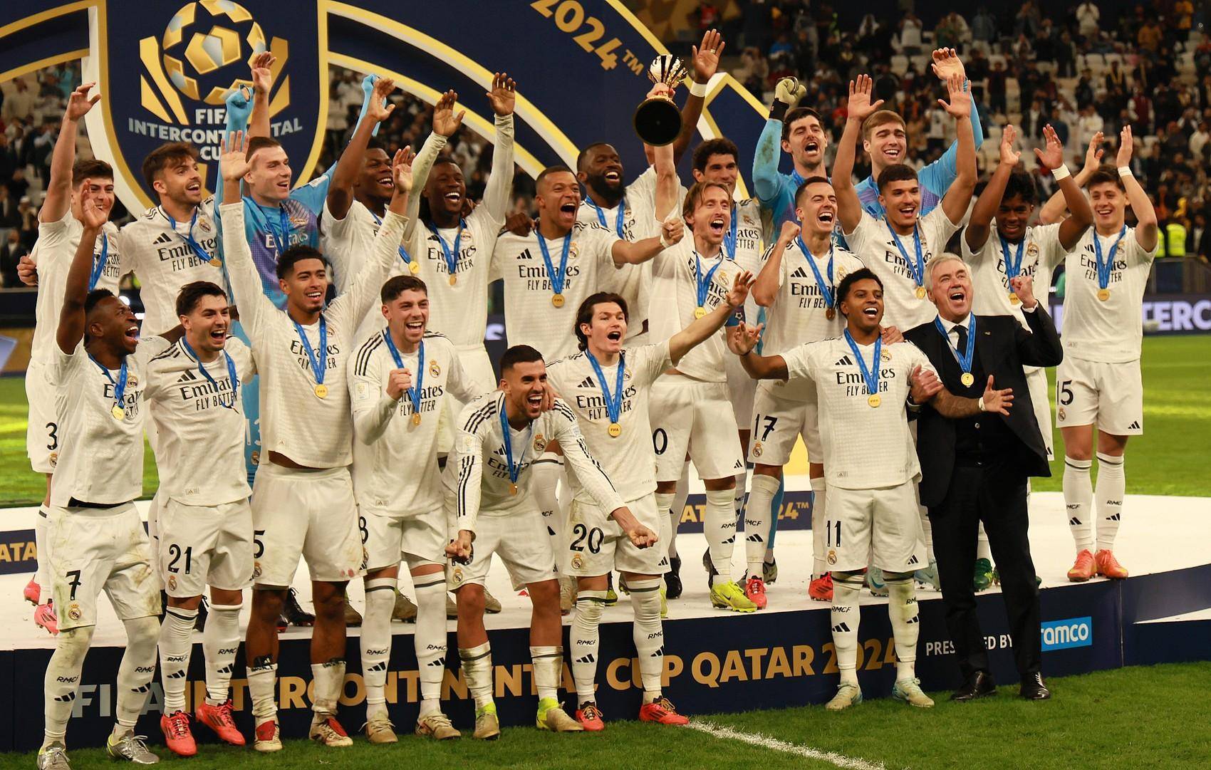 萨内蒂评合作过国米十大前锋：大罗位列榜首，伊布和巴乔在列