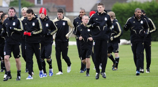 皇马帅位不稳，阿隆索可能被解雇，阿韦罗亚或成替代者，球员与主帅责任争议。