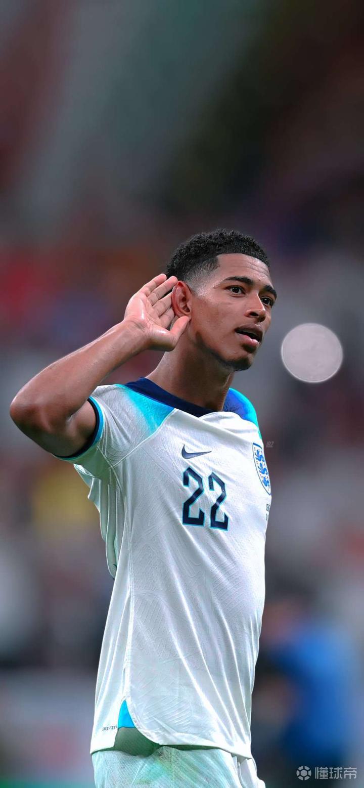 意杯半场：吉姆斯蒂建功，菲尼染红，亚特兰大暂1-0热那亚（意大利杯半场战报：吉姆斯蒂破门，菲尼染红，亚特兰大暂1-0领先热那亚）