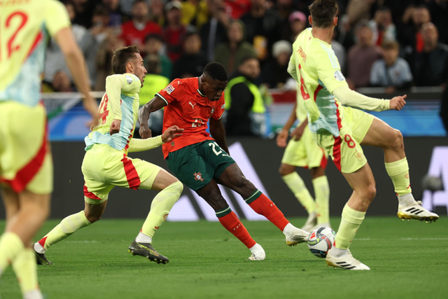 203场63球，福登英超生涯进球数已超越贝克汉姆和亚亚-图雷（福登英超生涯203战63球，进球数已超贝克汉姆与亚亚-图雷）