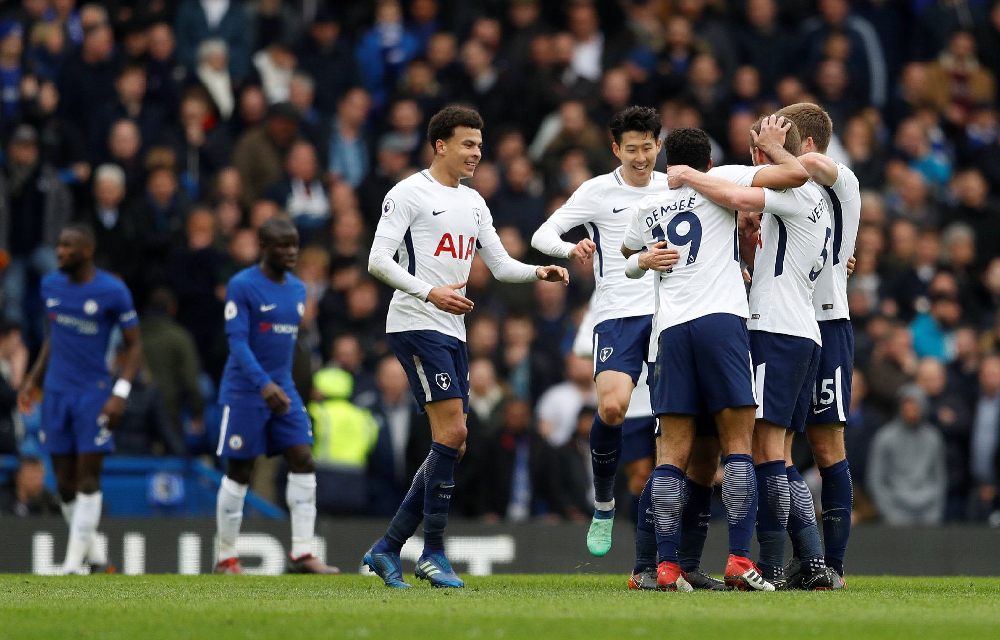 好起来了！杨瀚森造兰代尔失误后笑容满面