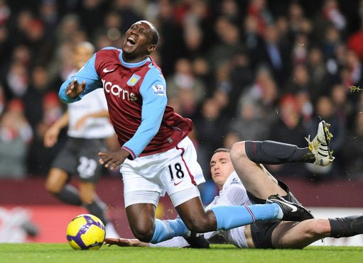 0分0板0助+投篮过桥，被杜锋“死亡凝视”，粤蜜：赶快把他送走