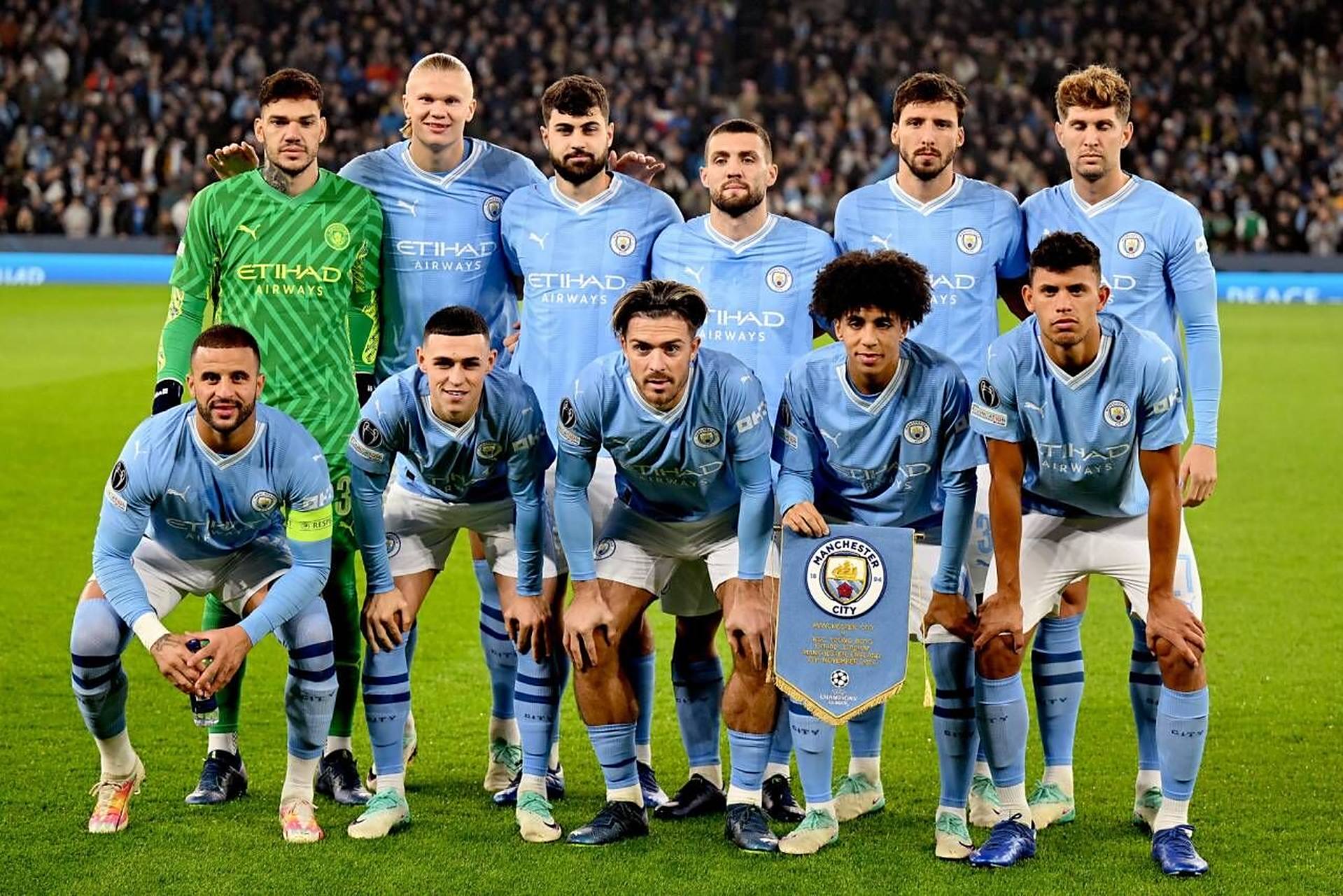 拜仁发布赛前预热海报：阿芳、杰克逊出镜（拜仁赛前海报出炉：阿芳、杰克逊亮相）