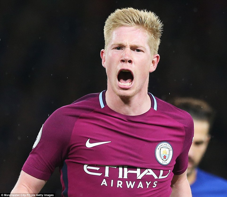 真男人！蓝军前锋遭入室盗窃，其夺刀对峙窃贼保护家人（硬汉本色！蓝军前锋遭遇入室行窃，夺刀与贼对峙护家人）