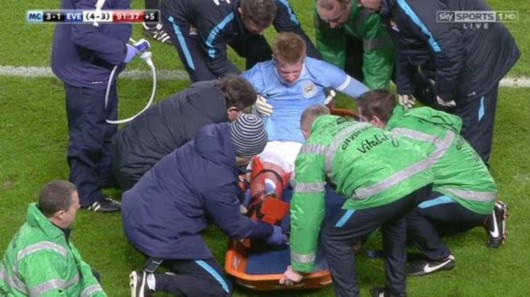 雷迪克：湖人目前首要任务是保护詹姆斯，而不是让他凑场次评奖