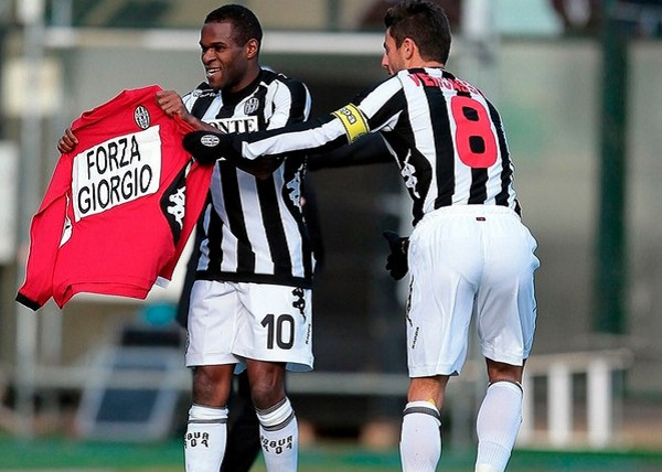 奥赖利：我们不应过分关注阿森纳，踢左后卫让我有更大自由度（奥赖利：不必过分关注阿森纳，司职左后卫让我发挥更自由）