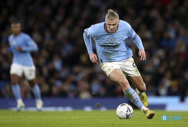 凯恩73场德甲比赛进75球，比同期进球数第二的吉拉西多21球（凯恩德甲73场轰75球，同期进球数比吉拉西多21球）