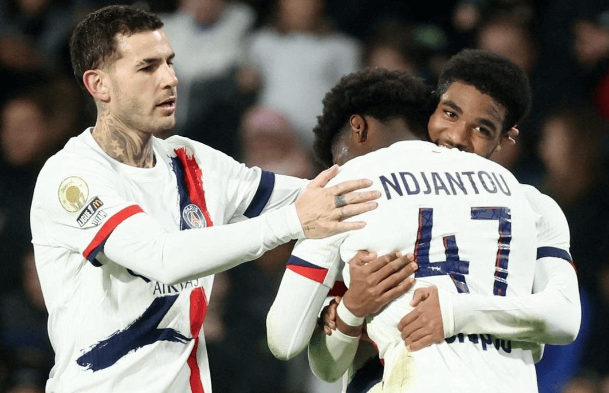 李玮洒成为首位获OPBF金腰带的中国女子拳手，多次在国际赛场取得胜利，正式转型为职业拳击选手。