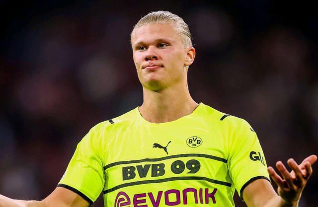 荷兰杯半场：三户舜介双响，鹿特丹斯巴达暂2-0威廉二世（荷兰杯半场战报：三户舜介梅开二度，斯巴达鹿特丹暂2-0领先威廉二世）